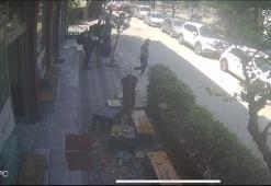 Sultangazi'de kıraathane sahibiyle tartıştı; çöpleri balkondan müşterilerin üzerine attı