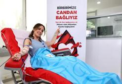 Ünlü isimler Kızılay’a kan verdi, Türkiye’ye çağrıda bulundu