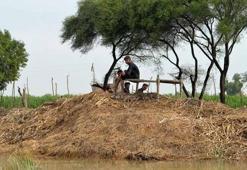 Pakistan’da muson yağmurları nedeniyle hayatını kaybedenlerin sayısı 104’e yükseldi