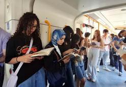 Liseliler metroda kitap okuyup farkındalık oluşturdu