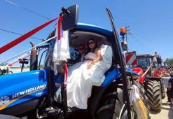 Traktörü gelin arabası yaptılar