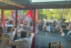 İzmir'de işten çıkarılanların eylemi 6'ncı gününde; meclis önünde arbede çıktı