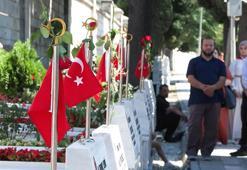 Edirnekapı Şehitliği 15 Temmuz'da ziyaretçi akınına uğradı