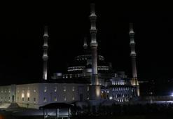 Türkiye’de tüm camilerde sela okundu