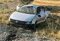 Manisa'da otomobil zeytinliğe uçtu; aynı aileden 1 ölü, 4 yaralı