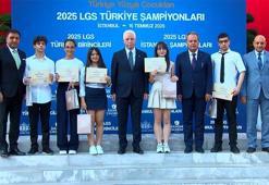 Vali Gül, LGS'den 500 tam puan alan 163 öğrenciyle buluştu