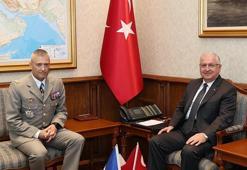 Bakan Güler, Fransa Genelkurmay Başkanı Burkhard'ı kabul etti