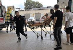 13 yaşındaki çocuğun kullandığı motosiklet, minibüsle çarpıştı: 2 yaralı