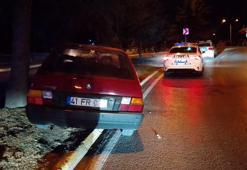 Kocaeli'de otomobil ağaca çarptı; 5 yaralı