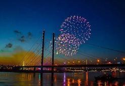 Havai fişekler erken patladı: 19 yaralı