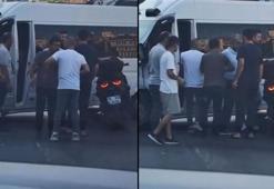 Kağıthane'de trafikte yol verme kavgası kamerada: 'Fight başladı' diyerek izledi