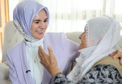 Bakan Göktaş, sosyal medya fenomeni 'Raife Babaanne'yi ziyaret etti