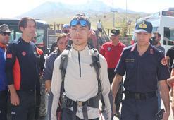 Erciyes’te mahsur kalan dağcı kurtarıldı