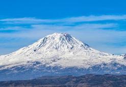 Ağrı Dağı’ndaki takke buzulu eriyor; 37 yılda yüzde 41 küçüldü