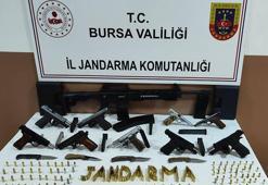 Bursa’da ruhsatsız silah operasyonu: Çok sayıda tabanca ve mermi ele geçirildi
