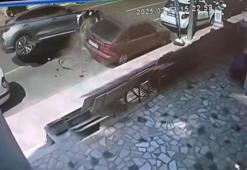 Yalova'da cip, park halindeki 2 otomobile çarparak devrildi; kaza kamerada