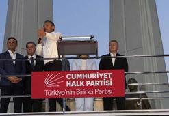 Özgür Özel, Bakırköy'deki 'Millet İradesine Sahip Çıkıyor' mitinginde konuştu