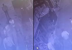 Beyoğlu'nda seyyar satıcı yer kavgasında dövülerek öldürüldü; o anlar kamerada