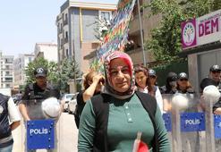 Evlat eylemindeki aileler slogan atmadan yürüdü