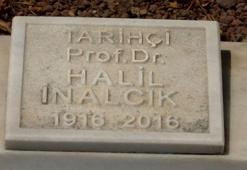 Prof. Dr. Halil İnalcık vefatının 9'uncu yılında kabri başında anıldı