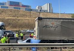 İzmir’de otomobil, TIR’a çarptı: 1 ölü, 1 yaralı