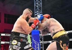 WBC Asya Şampiyonu Tuncelili Umut Çamkıran, memleketinde Cvetkov’u 3'üncü rauntta devirdi