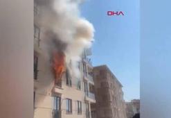 Avcılar'da korkutan yangın: 2 kişi pencereden atladı: 1 'i ağır 3 yaralı