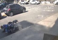 Pendik'te tekerlekli sandalye ile kaldırımdan düştü; esnaf yardıma koştu