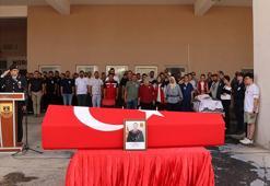 Kazada hayatını kaybeden astsubay eşi için düzenlenen törene sedye ile getirildi