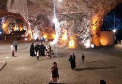 Iğdır'daki tuz mağarası, ziyaretçilerin gözdesi oldu