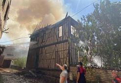 Safranbolu’da 2 katlı tarihi konak yandı