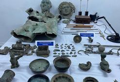 Bayburt’ta 156 adet tarihi eser ele geçirildi; operasyon anı kamerada