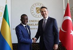 Bakan Bayraktar, Gabonlu bakanlarla bir araya geldi