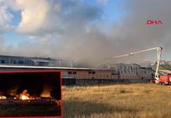 Arnavutköy'de sünger ve plastik fabrikasındaki yangın söndürüldü