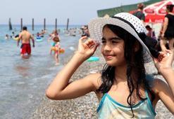 Van Gölü, Güneydoğu'da serinlik arayanların uğrak noktası oldu