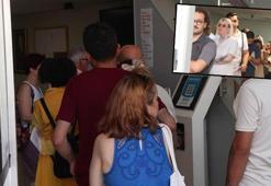 Yeni tip ehliyet için Nüfus müdürlüklerinde son gün yoğunluğu