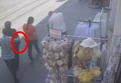Kadının cüzdanını çalan şüpheliyi güven timleri yakaladı; hırsızlık kamerada