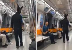 Sarıyer'de metroda elinde tüfekle gezen tavşan kostümlü şüpheli: Maskeli partiden çıktım