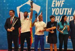 Halterde tarihi başarı