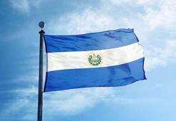 El Salvador'da devlet başkanına sınırsız adaylık yolunu açan yasa teklifi meclisten geçti