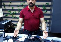 Erzurumlu manav, iş yerine 2 poşet dolusu çorap bırakan kadını arıyor