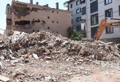 Küçükçekmece’de yıkım esnasında çöken binayı inceleyen Prof. Dr. Koçak: Bu çok sık rastladığımız bir durum