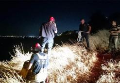 Manzara izlemek için indikleri kayalıklarda mahsur kalan gençleri itfaiye kurtardı