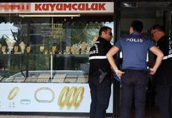 Kuyumcudan 750 bin liralık bilezik çalıp kaçtı
