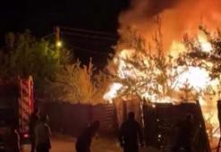 Sivas'ta, tandırın bulunduğu garajda çıkan yangın söndürüldü