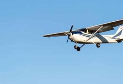 Cezayir'de keşif uçağı düştü: 4 ölü