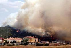 Edirne'de makilikte çıkıp tarlaya sıçrayan yangın kontrol altında