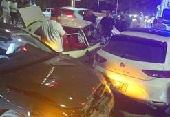 Elazığ’da karşı şeride geçen otomobil, 4 araçla çarpıştı: 4 yaralı