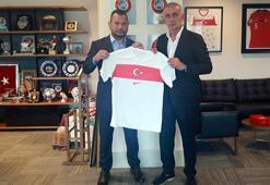 Trabzonspor ve Kulüpler Birliği Başkanı Doğan, Hacıosmanoğlu'nu ziyaret etti