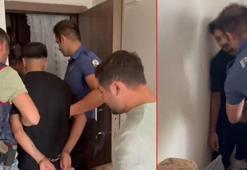 33 yıl hapisle aranan firari hükümlü, evdeki rafın arkasında saklanırken yakalandı; operasyon kamerada